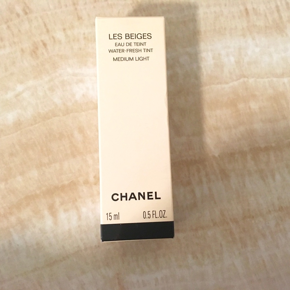 Chanel Les Beiges water-fresh tint Medium Light NWT never opened